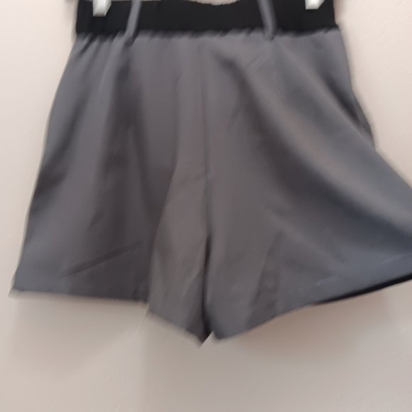Shein Trouser Shorts Size 4 Belt Loops High Waist Pockets Grey - Picture 11 of 11